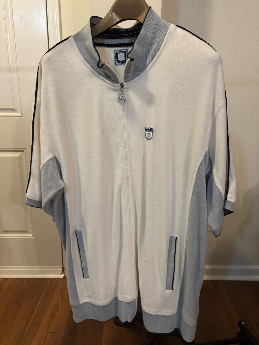 enyce zip up